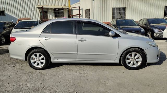 出清特賣~2010年ALTIS 1.8 全車原鈑件  第4張相片