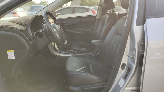出清特賣~2010年ALTIS 1.8 全車原鈑件  第9張相片