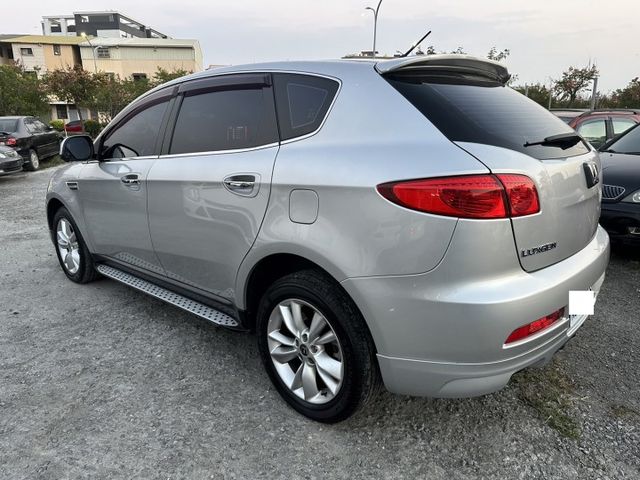 特價出清~13年納智捷U7 2.2T渦輪增壓 還景系統 升級導航 全車原鈑  第5張相片