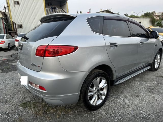 特價出清~13年納智捷U7 2.2T渦輪增壓 還景系統 升級導航 全車原鈑  第7張相片