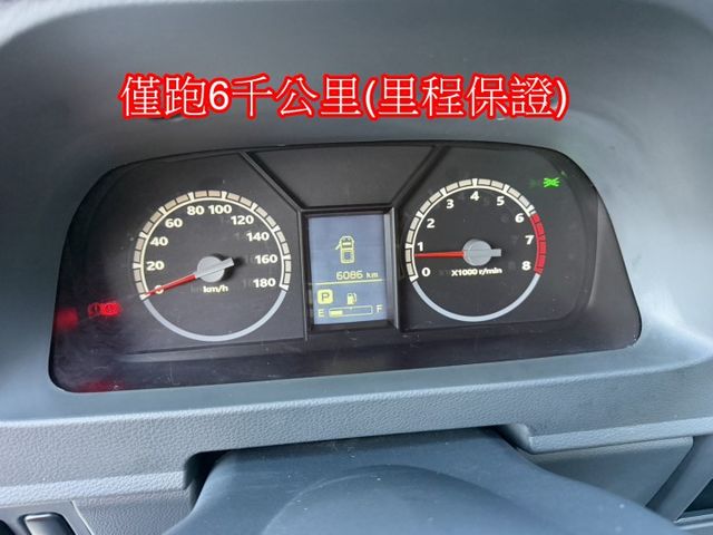 僅跑6千公里 2022年中華得利卡 自排 2.4商用貨車 升降尾門  第16張相片