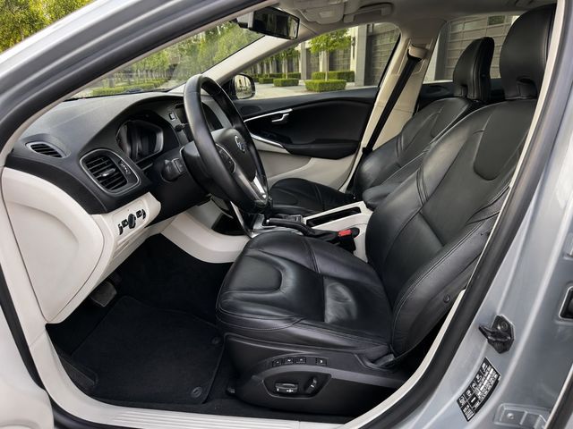 VOLVO富豪 V40  第4張相片