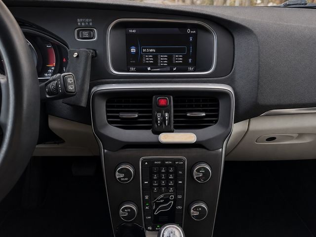 VOLVO富豪 V40  第6張相片