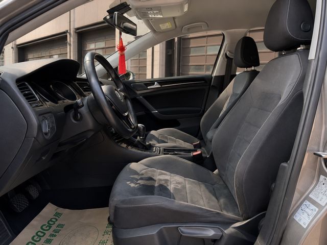 VOLKSWAGEN福斯 GOLF  第4張相片