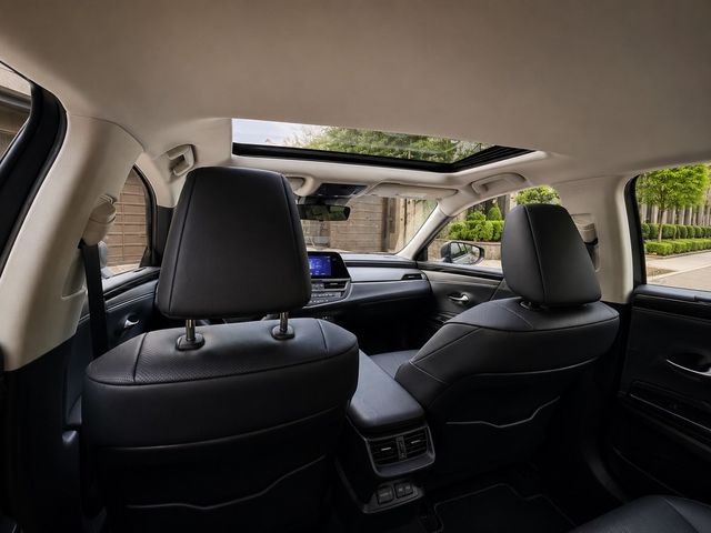 LEXUS凌志 ES300H  第5張相片