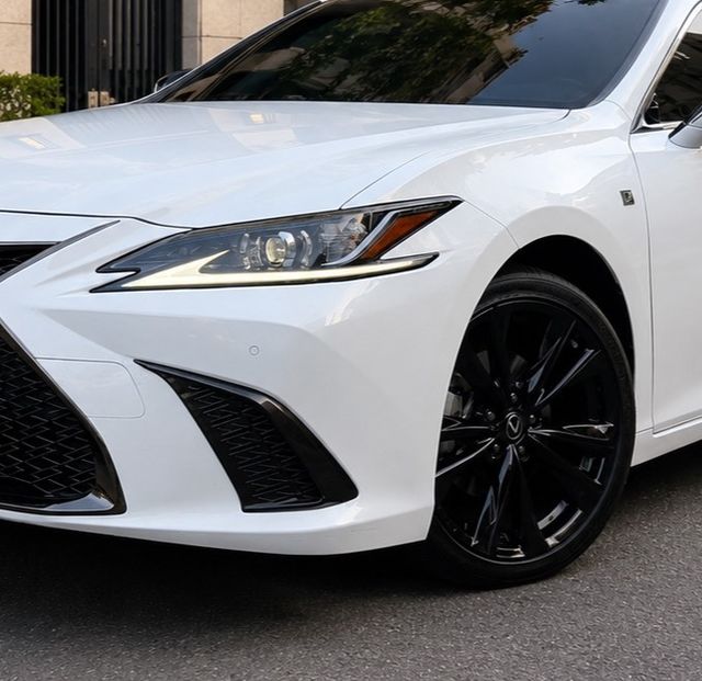 LEXUS凌志 ES300H  第11張相片
