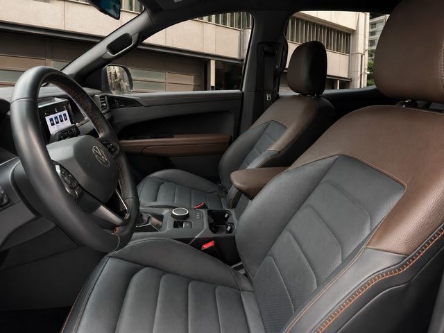 VOLKSWAGEN福斯 AMAROK  第4張相片
