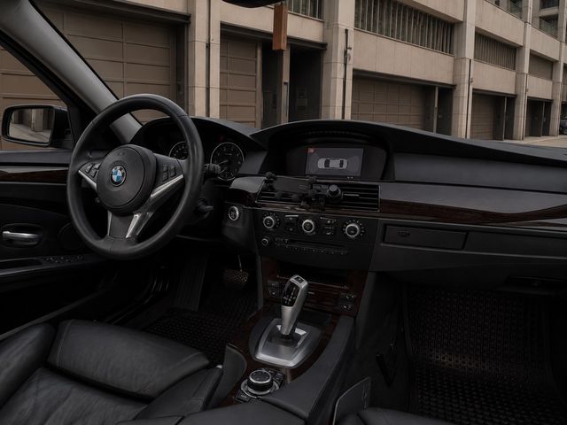 BMW寶馬 523  第2張相片