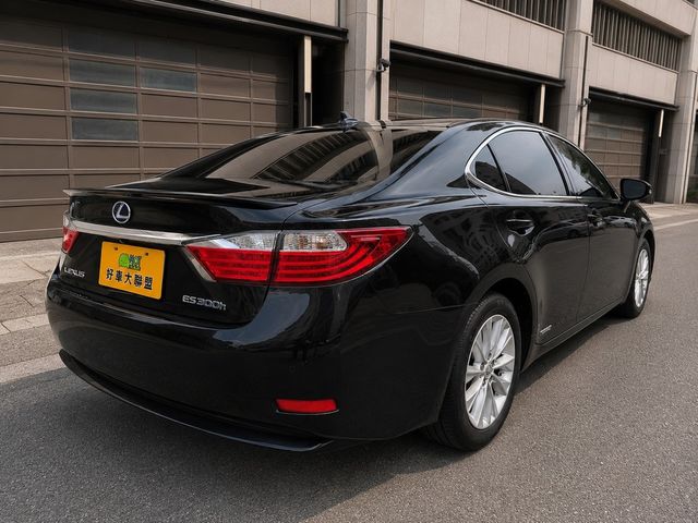 LEXUS凌志 ES300H  第7張相片