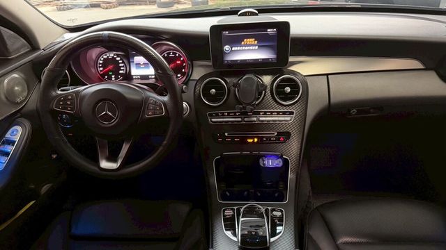 M-BENZ賓士 C300  第4張相片