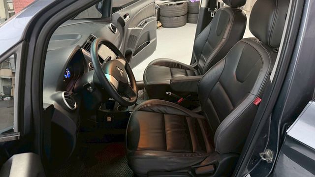 MITSUBISHI三菱 COLT PLUS  第5張相片