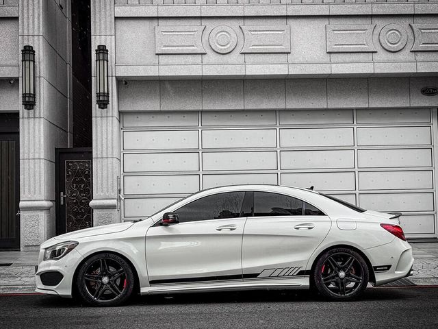 M-BENZ賓士 CLA250  第2張相片