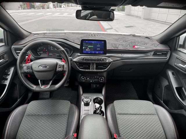 FORD福特 FOCUS ST  第8張相片