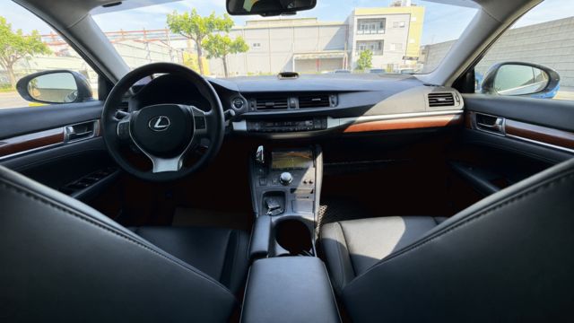 LEXUS凌志 CT200H  第6張相片
