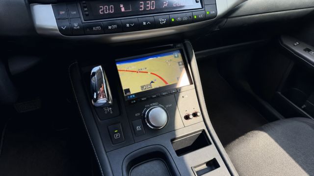 LEXUS凌志 CT200H  第9張相片