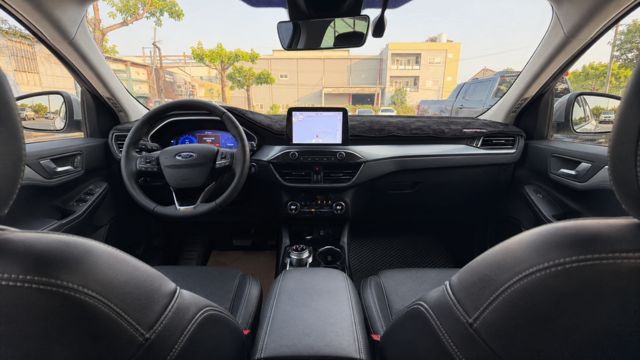 FORD福特 FOCUS ACTIVE  第6張相片