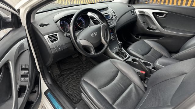 HYUNDAI現代 ELANTRA  第5張相片