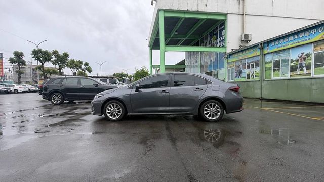 TOYOTA豐田 COROLLA ALTIS HYBRID  第4張相片