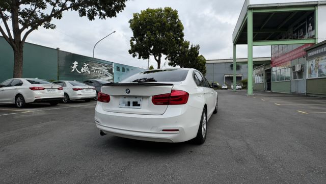 BMW寶馬 318I  第2張相片