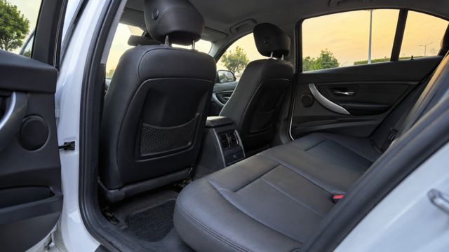 BMW寶馬 318D SEDAN  第8張相片