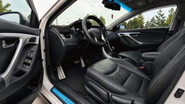 HYUNDAI現代 ELANTRA  第5張相片
