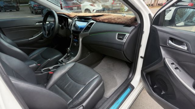 HYUNDAI現代 ELANTRA  第7張相片