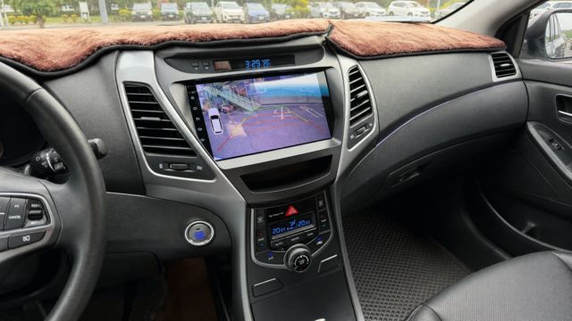 HYUNDAI現代 ELANTRA  第9張相片