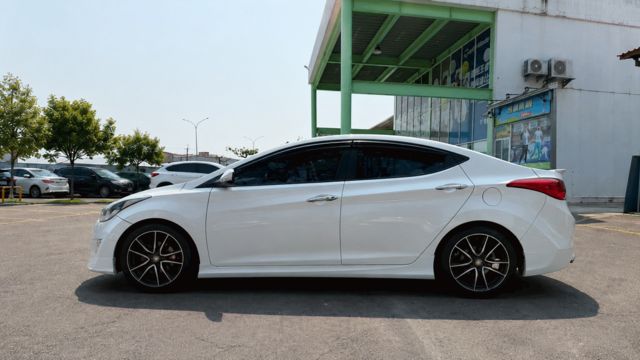 HYUNDAI現代 ELANTRA  第4張相片