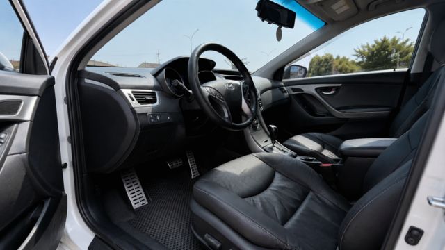 HYUNDAI現代 ELANTRA  第5張相片