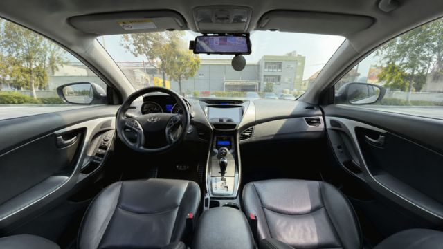 HYUNDAI現代 ELANTRA  第6張相片