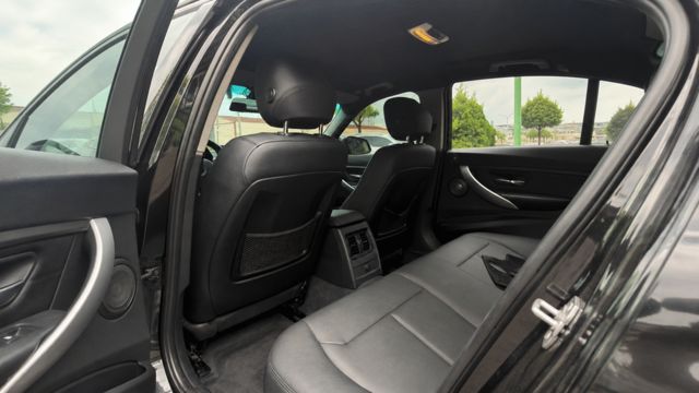 BMW寶馬 318D SEDAN  第8張相片