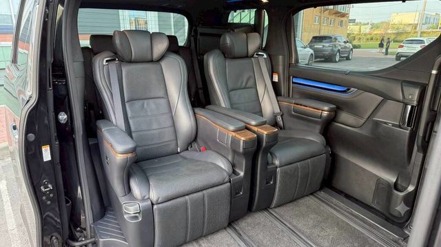 TOYOTA豐田 ALPHARD  第9張相片