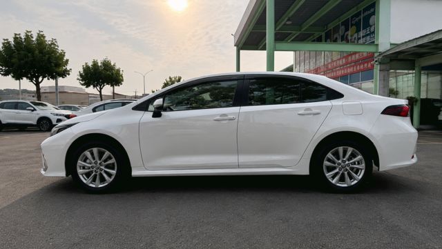 TOYOTA豐田 ALTIS  第4張相片