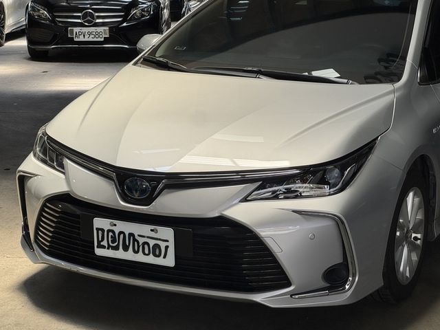 TOYOTA豐田 COROLLA ALTIS HYBRID  第2張相片