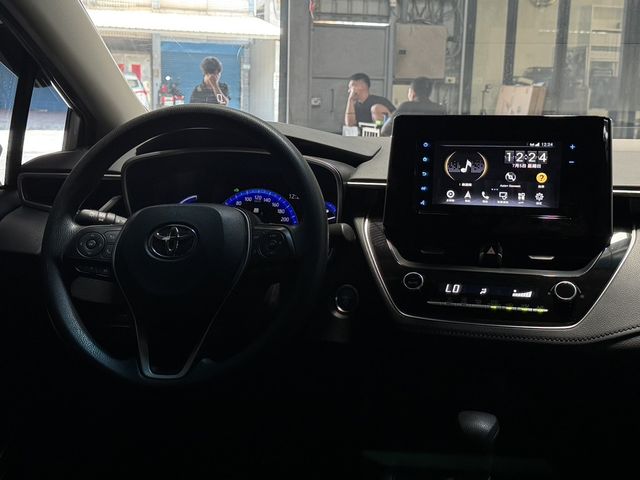 TOYOTA豐田 COROLLA ALTIS HYBRID  第4張相片