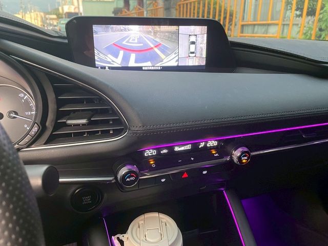 MAZDA馬自達 MAZDA 3  第7張相片