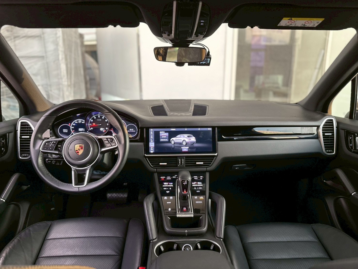 2019 Porsche Cayenne E3/全原廠保養/里程僅跑三萬/有錢人的顏色  第7張相片