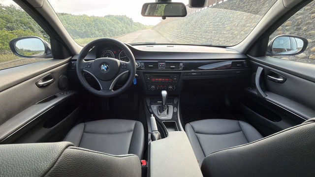 BMW寶馬 320I LCI  第4張相片