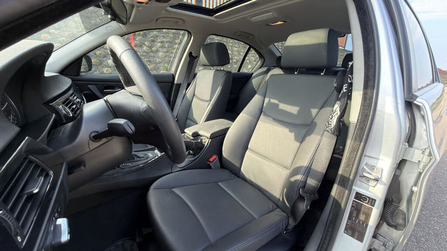 BMW寶馬 320I LCI  第6張相片