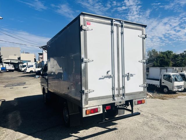 正2021年 得利卡 自排冷凍車 皮椅 僅跑5萬公里!  第8張相片