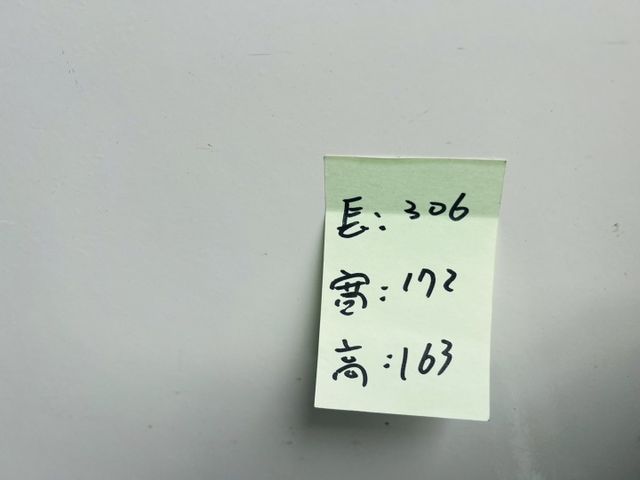 正2021年 小霸王箱式 車箱內附綁帶架  自排 皮椅 前後行車紀錄器 僅跑8萬公里  第10張相片