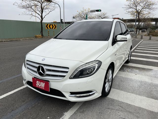 賞車專線 0930-039-715 彭先生  此車好料太多打不完 歡迎直接預約賞車 本店多部車為車主寄賣及自售車 賞車請  第3張相片