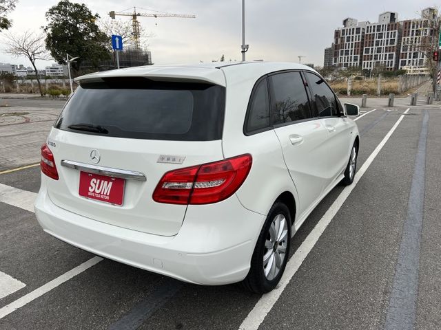 賞車專線 0930-039-715 彭先生  此車好料太多打不完 歡迎直接預約賞車 本店多部車為車主寄賣及自售車 賞車請  第5張相片