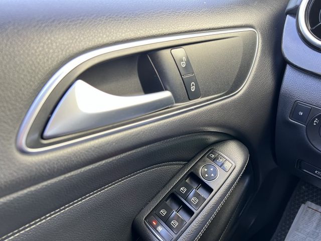 賞車專線 0930-039-715 彭先生  此車好料太多打不完 歡迎直接預約賞車 本店多部車為車主寄賣及自售車 賞車請  第17張相片