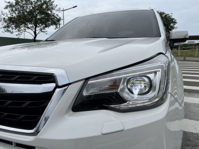 【2.0 i-P 新車114萬】原鈑認證車 里程保證 四輪傳動 全景 盲點 小改款LED主動轉向頭燈 電尾門 CP值超高  第20張相片