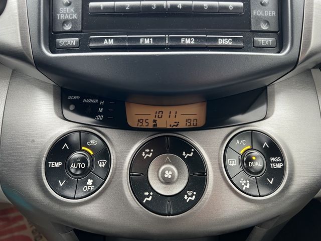 【特價】最頂級2.4 G版尊貴型 循跡 天窗 電熱椅 六安 原鈑件認證車 低里程 日本原裝進口 大滿配 預約下訂送安卓機  第13張相片