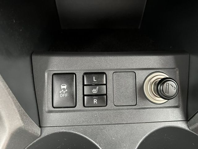 【特價】最頂級2.4 G版尊貴型 循跡 天窗 電熱椅 六安 原鈑件認證車 低里程 日本原裝進口 大滿配 預約下訂送安卓機  第14張相片