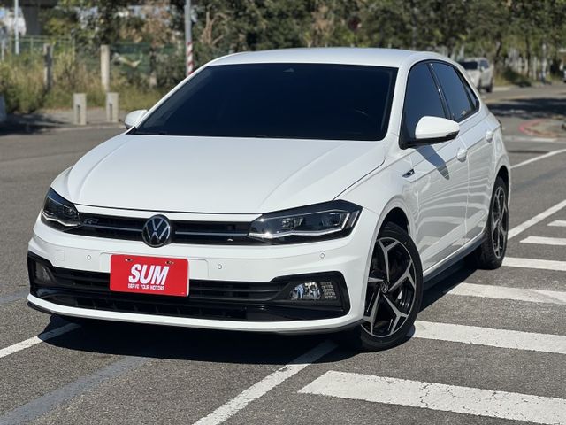 【特價x認證車】頂級1.0 R-Line 專屬空力套件 beats環繞音響 數位儀表 ACC 四輪全新輪胎 五大保固  第3張相片