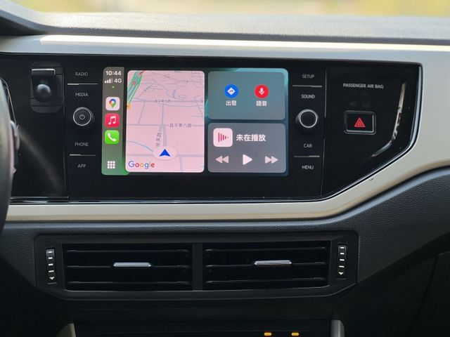 【特價x認證車】頂級1.0 R-Line 專屬空力套件 beats環繞音響 數位儀表 ACC 四輪全新輪胎 五大保固  第7張相片