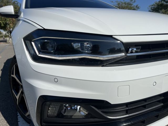 【特價x認證車】頂級1.0 R-Line 專屬空力套件 beats環繞音響 數位儀表 ACC 四輪全新輪胎 五大保固  第18張相片
